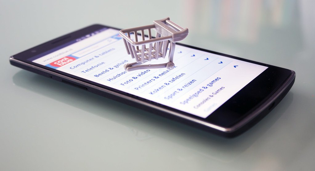 Téléphone affichant une commande en ligne